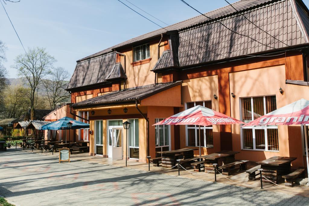 Hotel Dobsi Bazna Exterior photo